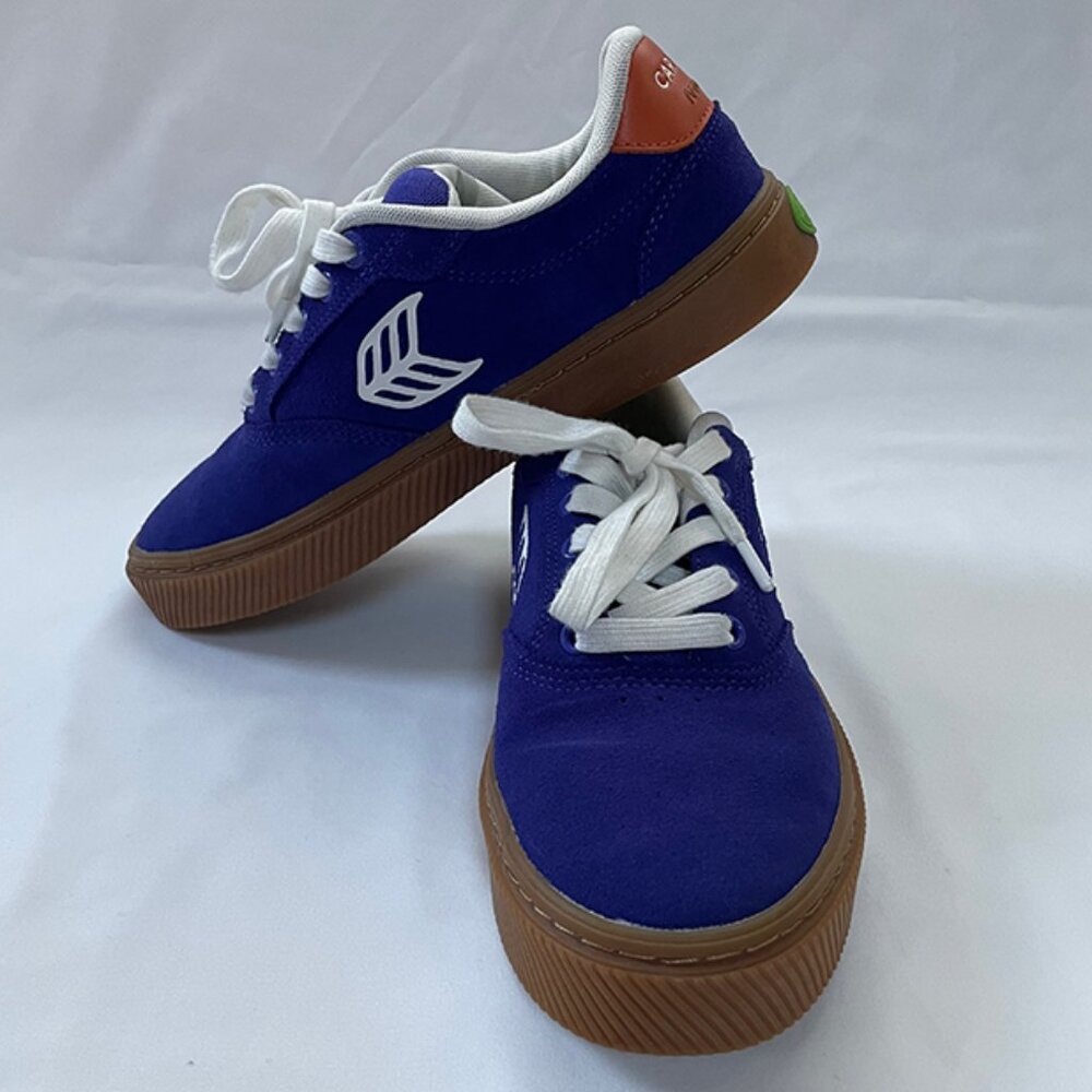 Cariuma - Naioca Purple Gum Suede Sneaker | Size: Womens US 8.5